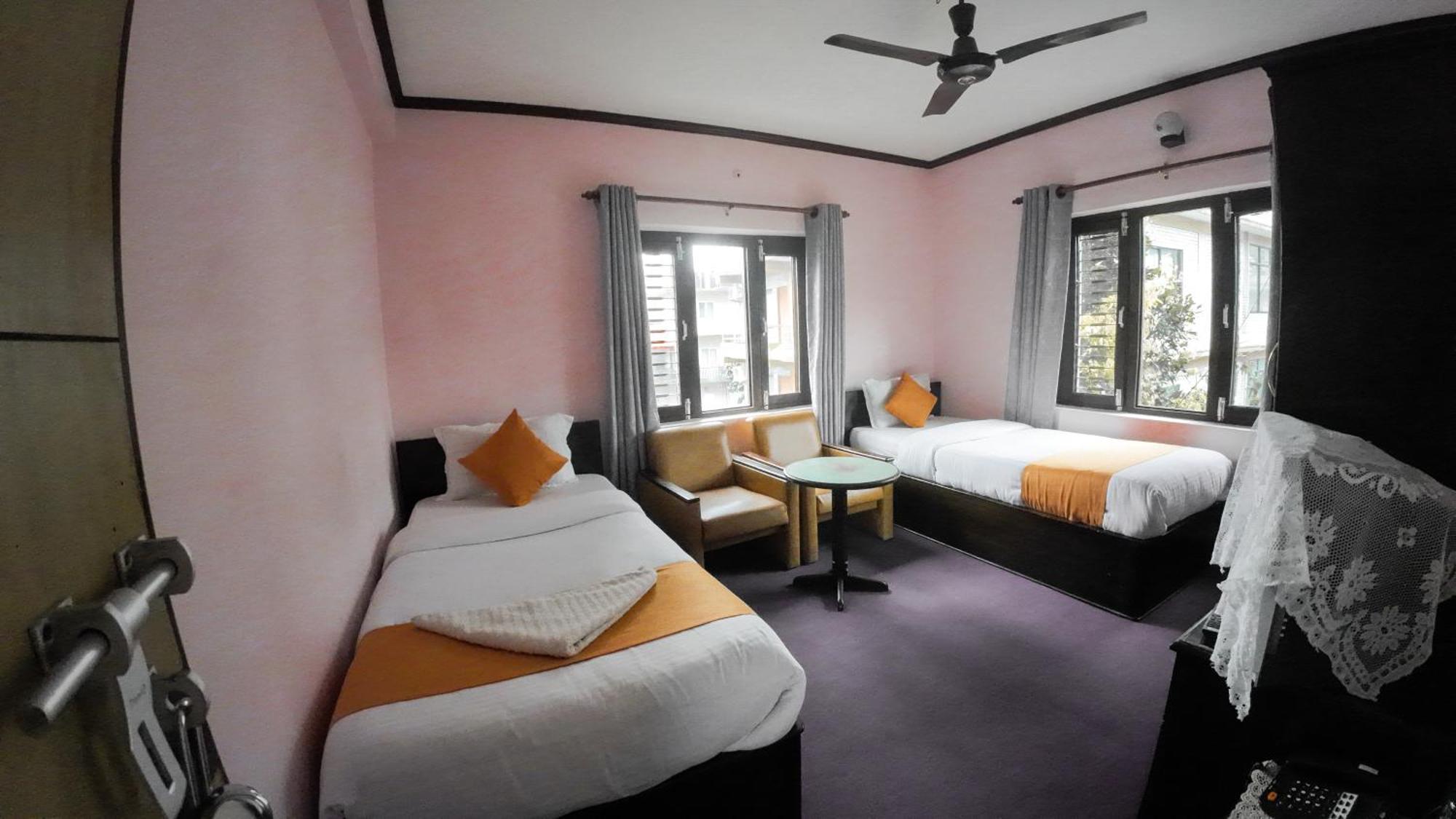 Hotel Travel Inn Pokhara Luaran gambar