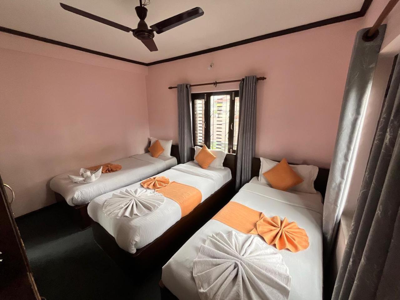 Hotel Travel Inn Pokhara Luaran gambar